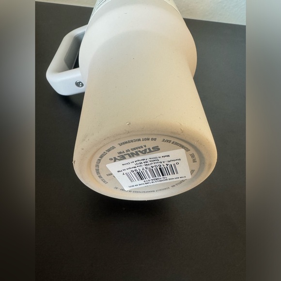 NWT STANLEY QUENCHER H2.0 THE FLOWSTATE TUMBLER TUMB DUNE SOFT MATTE 40 OZ - Picture 9 of 9